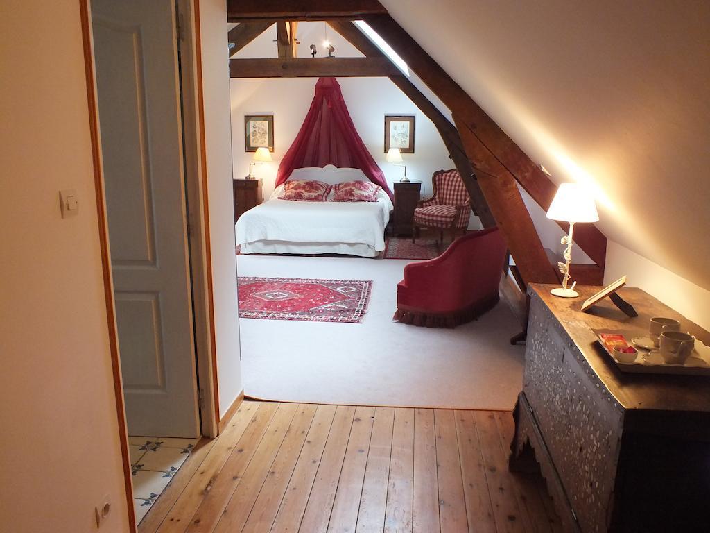 Chateau De Naze Bed & Breakfast Vivy